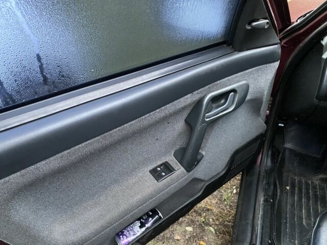 Красный ВАЗ 2110, объемом двигателя 1.6 л и пробегом 220 тыс. км за 1500 $, фото 5 на Automoto.ua