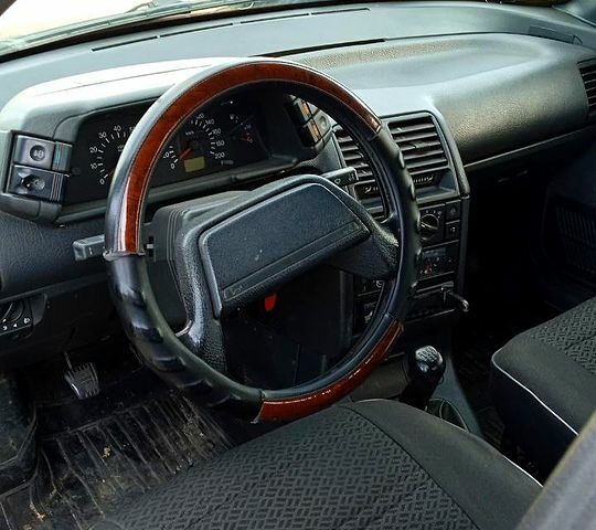 Червоний ВАЗ 2110, об'ємом двигуна 1.6 л та пробігом 240 тис. км за 2170 $, фото 4 на Automoto.ua