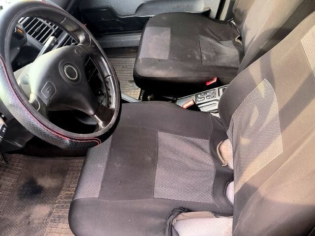 Красный ВАЗ 2110, объемом двигателя 1.6 л и пробегом 158 тыс. км за 2400 $, фото 4 на Automoto.ua