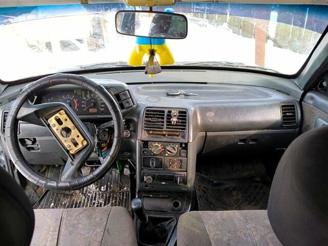 ВАЗ 2110, объемом двигателя 1.5 л и пробегом 0 тыс. км за 1500 $, фото 3 на Automoto.ua