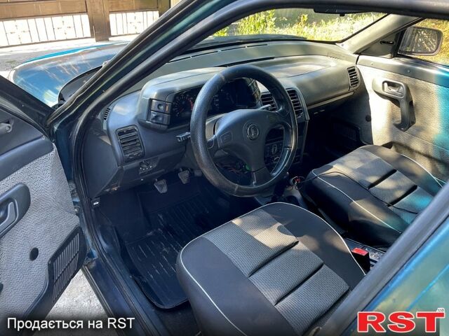 ВАЗ 2110 2001 у Дніпро (Дніпропетровську) на Automoto.ua ВАЗ 2110, об'ємом двигуна 1.5 л та пробігом 0 тис. км за 950 $, фото 5 на Automoto.ua