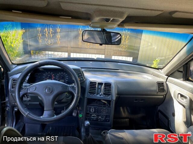 ВАЗ 2110 2001 у Дніпро (Дніпропетровську) на Automoto.ua ВАЗ 2110, об'ємом двигуна 1.5 л та пробігом 0 тис. км за 950 $, фото 6 на Automoto.ua