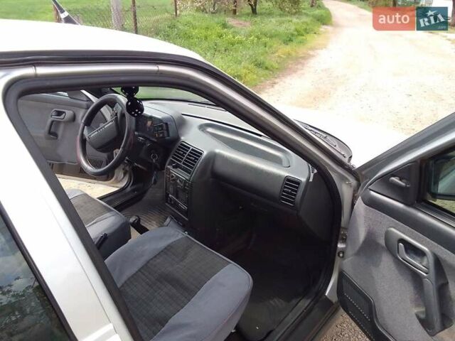 ВАЗ 2110 2004 в Никополе на Automoto.ua ВАЗ 2110, объемом двигателя 1.6 л и пробегом 200 тыс. км за 2600 $, фото 3 на Automoto.ua