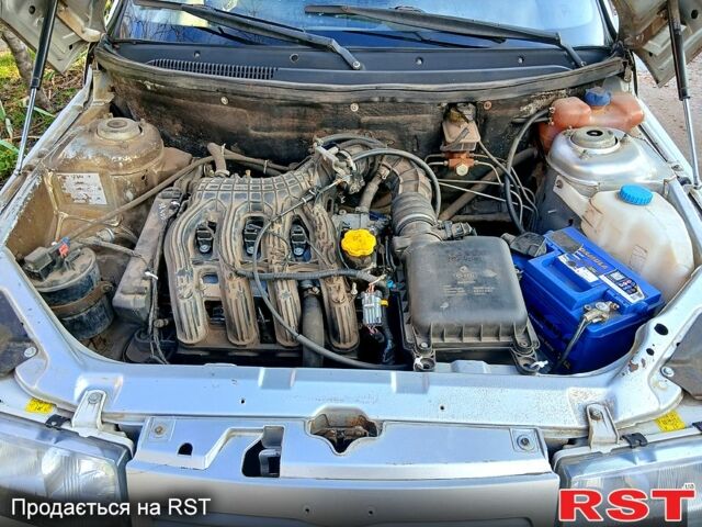 ВАЗ 2110, объемом двигателя 1.6 л и пробегом 105 тыс. км за 2000 $, фото 4 на Automoto.ua