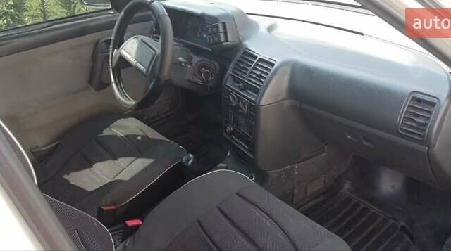 ВАЗ 2110, объемом двигателя 1.6 л и пробегом 400 тыс. км за 1000 $, фото 4 на Automoto.ua