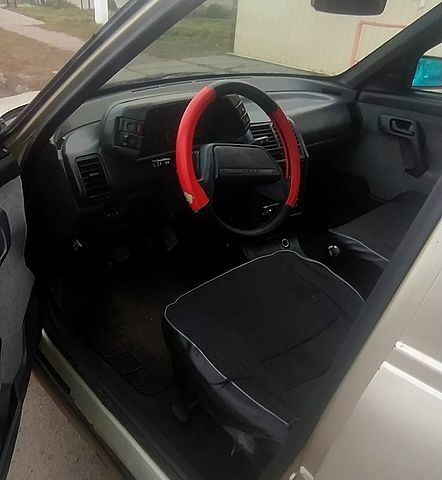 ВАЗ 2110, объемом двигателя 16 л и пробегом 250 тыс. км за 1999 $, фото 2 на Automoto.ua
