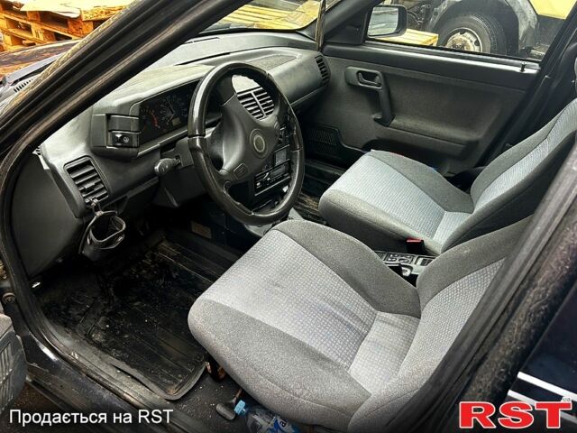 ВАЗ 2110, объемом двигателя 1.6 л и пробегом 213 тыс. км за 1700 $, фото 4 на Automoto.ua