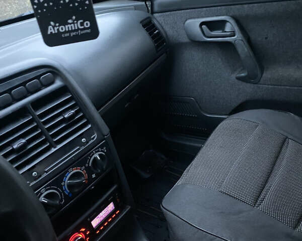 ВАЗ 2110, объемом двигателя 1.6 л и пробегом 100 тыс. км за 2000 $, фото 4 на Automoto.ua