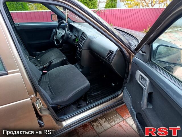 ВАЗ 2110, объемом двигателя 1.6 л и пробегом 303 тыс. км за 1300 $, фото 8 на Automoto.ua