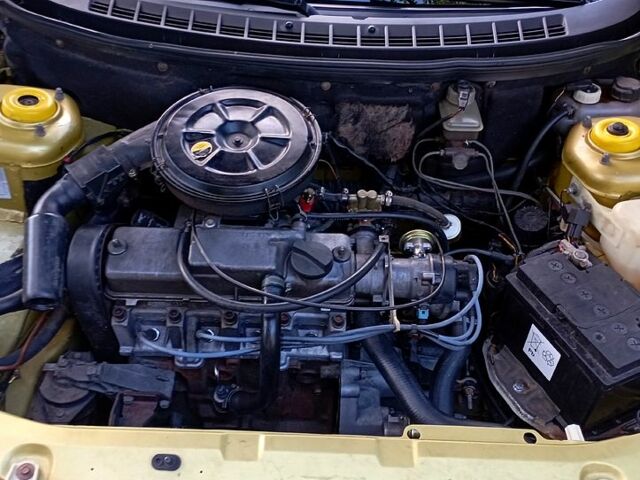 Желтый ВАЗ 2110, объемом двигателя 1.5 л и пробегом 205 тыс. км за 2500 $, фото 7 на Automoto.ua