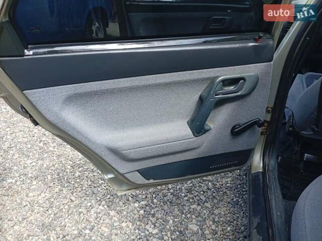 Жовтий ВАЗ 2110, об'ємом двигуна 1.6 л та пробігом 123 тис. км за 2150 $, фото 6 на Automoto.ua