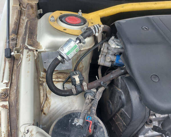 ВАЗ 2110 2006 у Тульчине на Automoto.ua Жовтий ВАЗ 2110, об'ємом двигуна 1.6 л та пробігом 152 тис. км за 2500 $, фото 8 на Automoto.ua