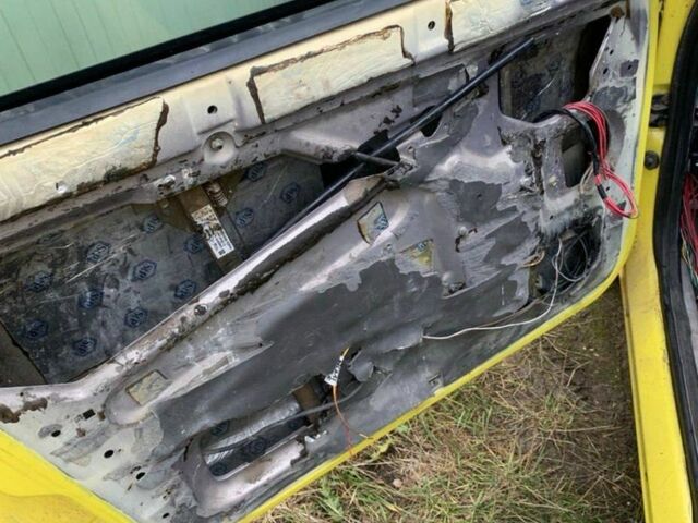Жовтий ВАЗ 2110, об'ємом двигуна 1.6 л та пробігом 90 тис. км за 1200 $, фото 2 на Automoto.ua