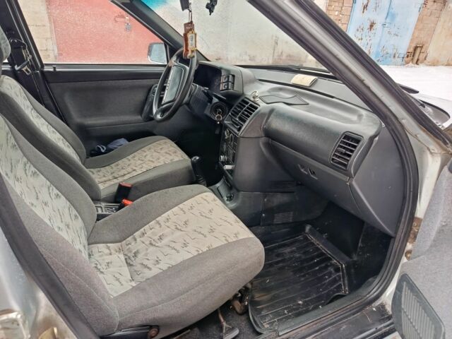 Серый ВАЗ 2110, объемом двигателя 1 л и пробегом 180 тыс. км за 1777 $, фото 14 на Automoto.ua