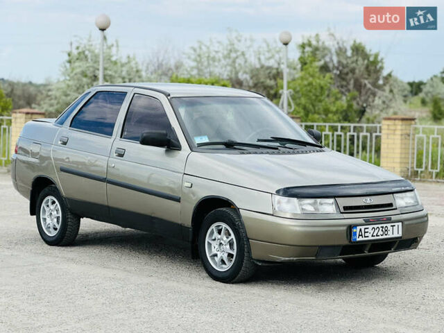 ВАЗ 2110 2000 в Новомосковске на Automoto.ua Серый ВАЗ 2110, объемом двигателя 1.5 л и пробегом 200 тыс. км за 1950 $, фото 2 на Automoto.ua