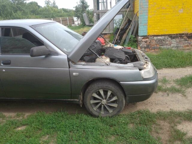 Серый ВАЗ 2110, объемом двигателя 1.6 л и пробегом 500 тыс. км за 2000 $, фото 4 на Automoto.ua
