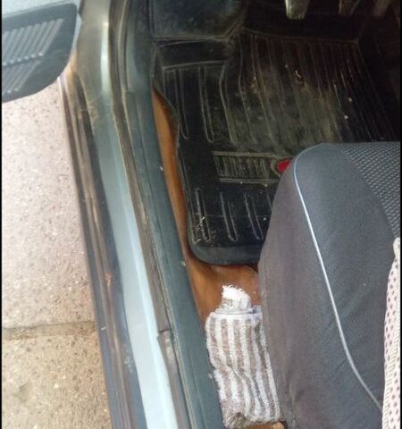 Серый ВАЗ 2110, объемом двигателя 1.6 л и пробегом 200 тыс. км за 1100 $, фото 6 на Automoto.ua