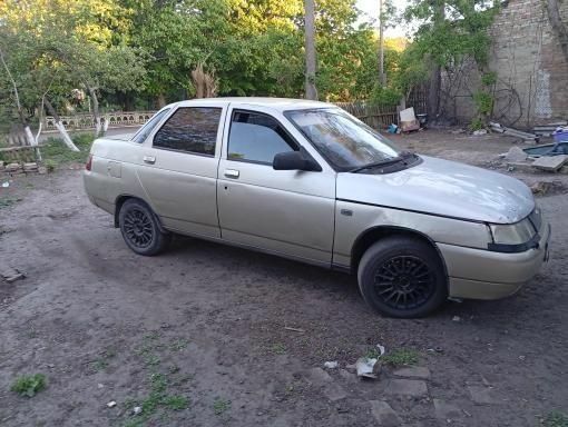 Серый ВАЗ 2110, объемом двигателя 2 л и пробегом 14 тыс. км за 1400 $, фото 1 на Automoto.ua