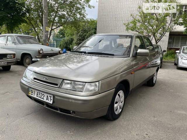 Серый ВАЗ 2110, объемом двигателя 1.5 л и пробегом 140 тыс. км за 2000 $, фото 2 на Automoto.ua