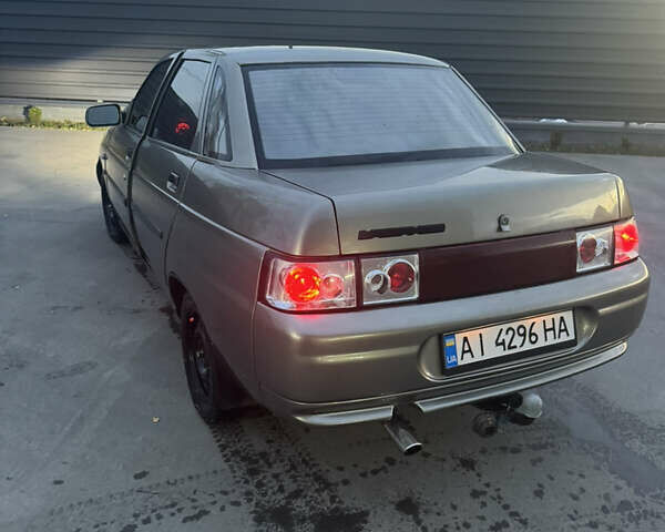 Серый ВАЗ 2110, объемом двигателя 1.5 л и пробегом 330 тыс. км за 1950 $, фото 4 на Automoto.ua