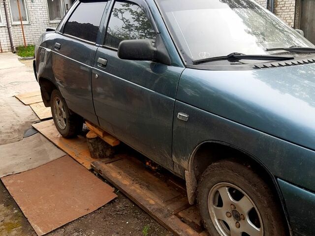 Серый ВАЗ 2110, объемом двигателя 1.5 л и пробегом 303 тыс. км за 1300 $, фото 1 на Automoto.ua