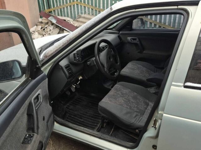 Серый ВАЗ 2110, объемом двигателя 1.5 л и пробегом 240 тыс. км за 1183 $, фото 2 на Automoto.ua