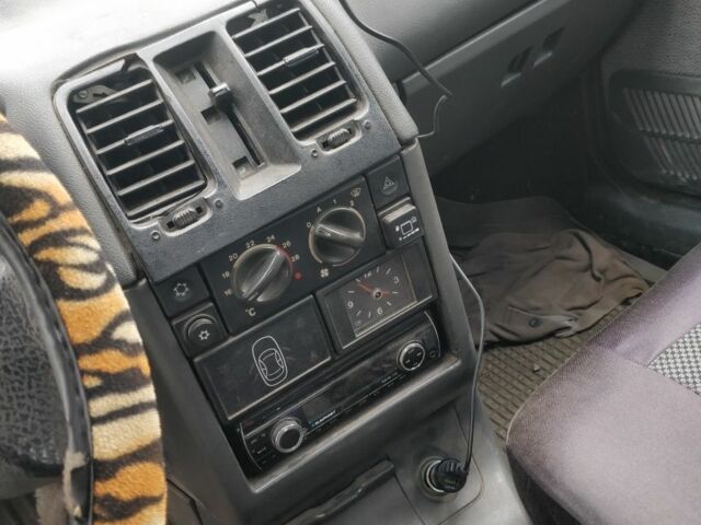 Серый ВАЗ 2110, объемом двигателя 1.5 л и пробегом 150 тыс. км за 1600 $, фото 4 на Automoto.ua