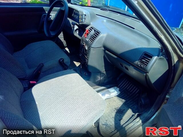 Серый ВАЗ 2110, объемом двигателя 1.5 л и пробегом 250 тыс. км за 1200 $, фото 2 на Automoto.ua