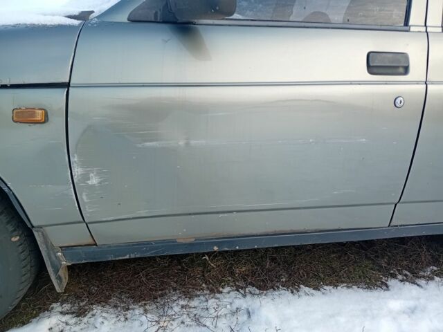 Серый ВАЗ 2110, объемом двигателя 1.5 л и пробегом 200 тыс. км за 1152 $, фото 6 на Automoto.ua