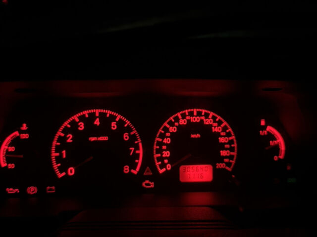 Сірий ВАЗ 2110, об'ємом двигуна 1.5 л та пробігом 330 тис. км за 1899 $, фото 2 на Automoto.ua