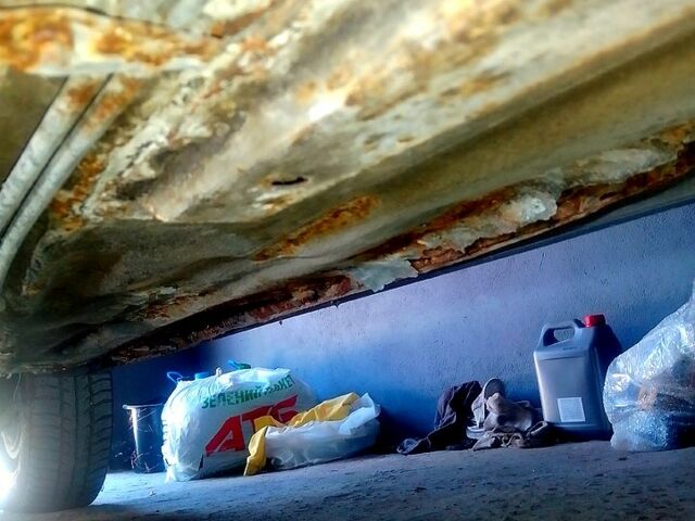 Серый ВАЗ 2110, объемом двигателя 1.5 л и пробегом 150 тыс. км за 1185 $, фото 5 на Automoto.ua