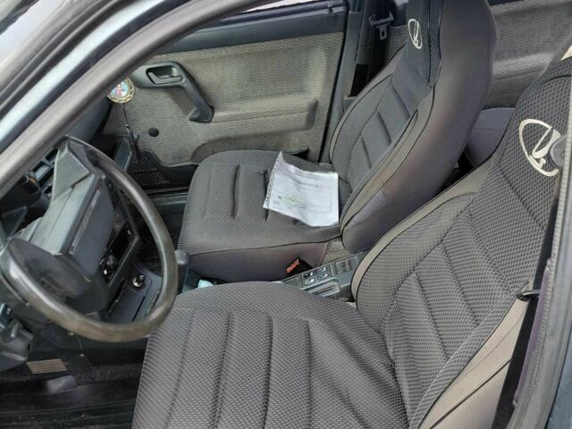 Серый ВАЗ 2110, объемом двигателя 1.5 л и пробегом 240 тыс. км за 1900 $, фото 6 на Automoto.ua