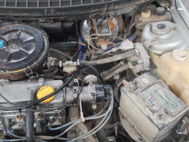 Серый ВАЗ 2110, объемом двигателя 1.5 л и пробегом 173 тыс. км за 1000 $, фото 6 на Automoto.ua