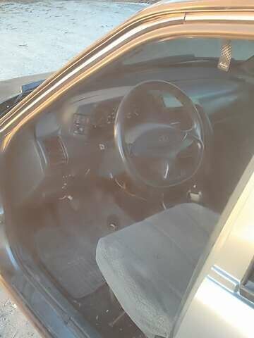 Сірий ВАЗ 2110, об'ємом двигуна 1.5 л та пробігом 232 тис. км за 950 $, фото 4 на Automoto.ua