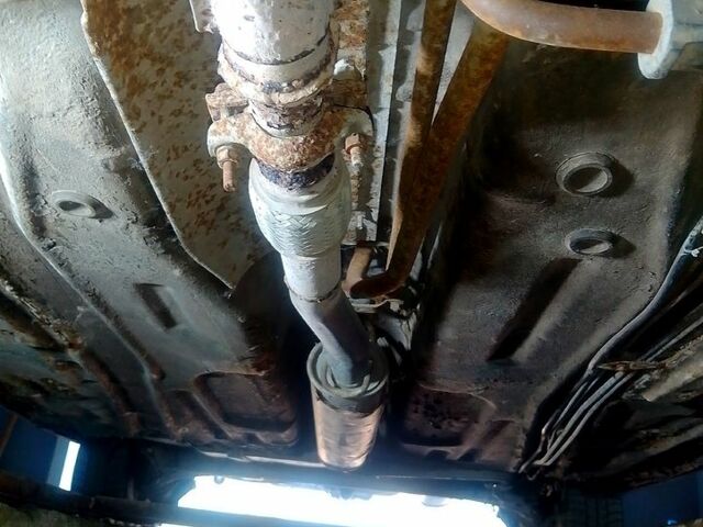 Серый ВАЗ 2110, объемом двигателя 1.5 л и пробегом 150 тыс. км за 1185 $, фото 3 на Automoto.ua