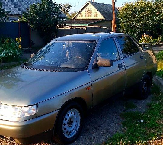 Серый ВАЗ 2110, объемом двигателя 1.5 л и пробегом 300 тыс. км за 1600 $, фото 5 на Automoto.ua