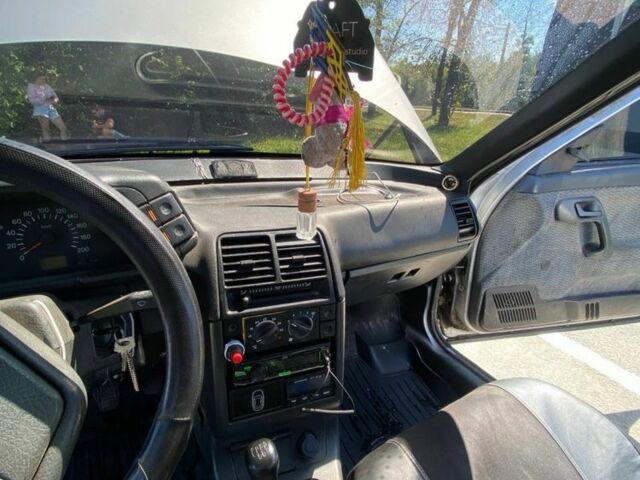 Серый ВАЗ 2110, объемом двигателя 1.5 л и пробегом 250 тыс. км за 1306 $, фото 1 на Automoto.ua