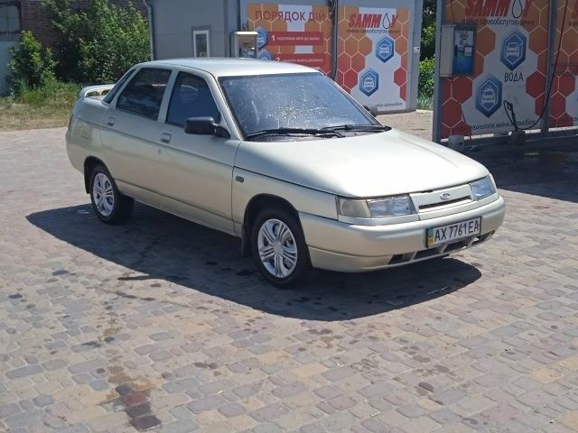Серый ВАЗ 2110, объемом двигателя 1.5 л и пробегом 250 тыс. км за 1500 $, фото 3 на Automoto.ua
