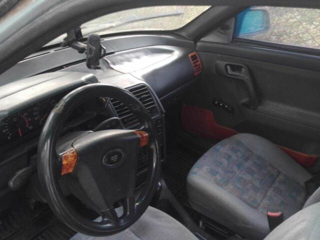 Серый ВАЗ 2110, объемом двигателя 1.5 л и пробегом 173 тыс. км за 1000 $, фото 3 на Automoto.ua