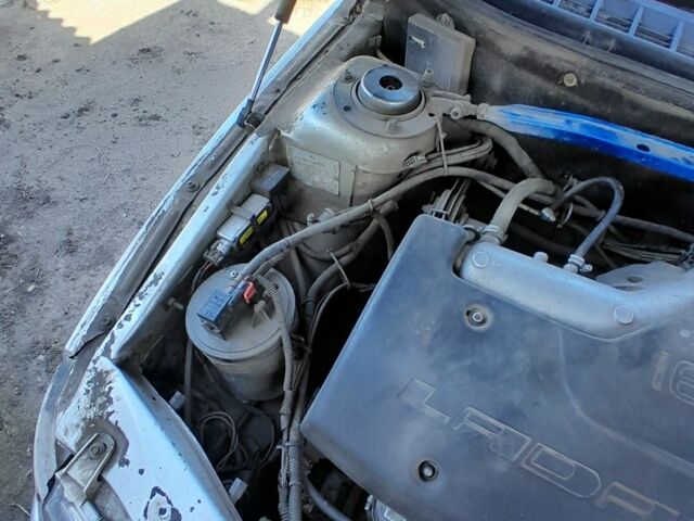 Сірий ВАЗ 2110, об'ємом двигуна 1.5 л та пробігом 216 тис. км за 883 $, фото 6 на Automoto.ua