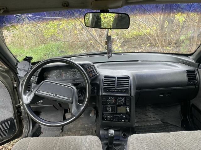 Серый ВАЗ 2110, объемом двигателя 1.5 л и пробегом 400 тыс. км за 475 $, фото 5 на Automoto.ua