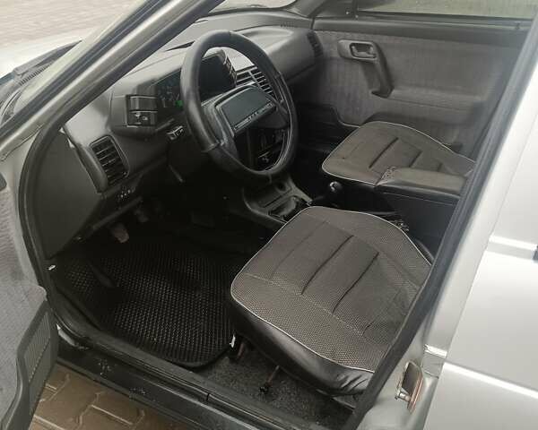 Серый ВАЗ 2110, объемом двигателя 1.5 л и пробегом 200 тыс. км за 1750 $, фото 4 на Automoto.ua