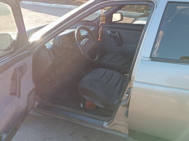 Серый ВАЗ 2110, объемом двигателя 1.5 л и пробегом 223 тыс. км за 1450 $, фото 4 на Automoto.ua