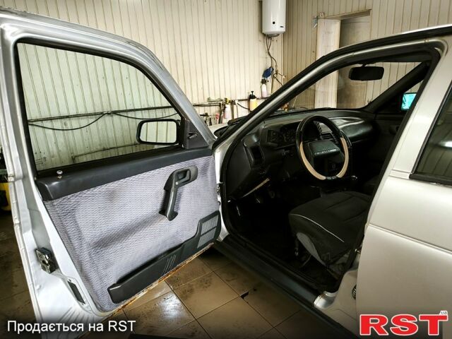 Серый ВАЗ 2110, объемом двигателя 1.5 л и пробегом 341 тыс. км за 1120 $, фото 6 на Automoto.ua
