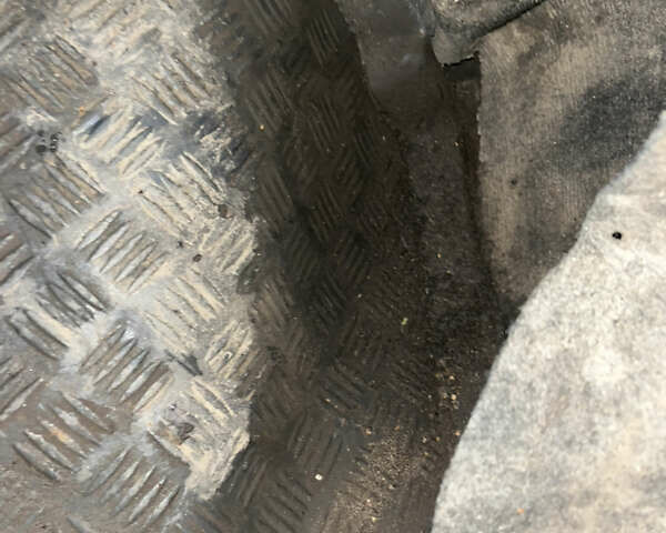 Серый ВАЗ 2110, объемом двигателя 1.5 л и пробегом 288 тыс. км за 1100 $, фото 19 на Automoto.ua