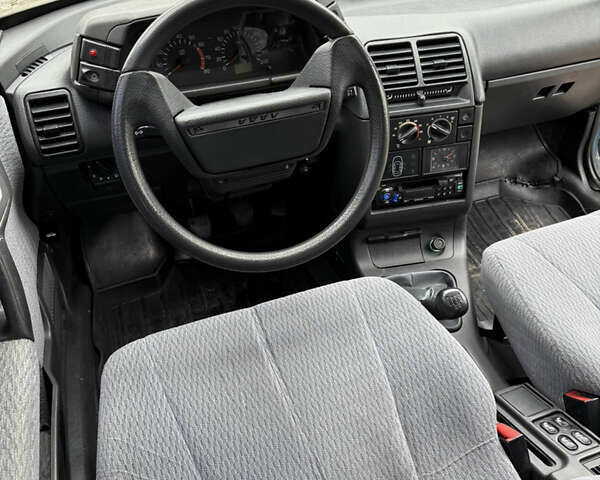 Сірий ВАЗ 2110, об'ємом двигуна 1.5 л та пробігом 180 тис. км за 2150 $, фото 20 на Automoto.ua