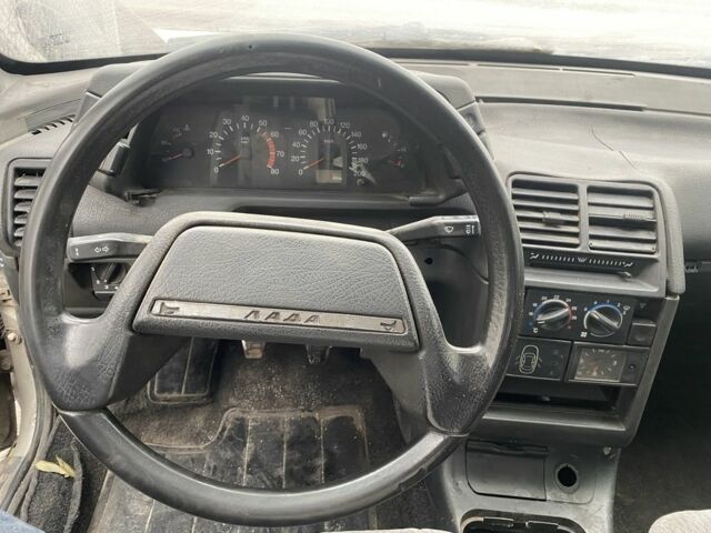 Серый ВАЗ 2110, объемом двигателя 1.5 л и пробегом 300 тыс. км за 1500 $, фото 3 на Automoto.ua