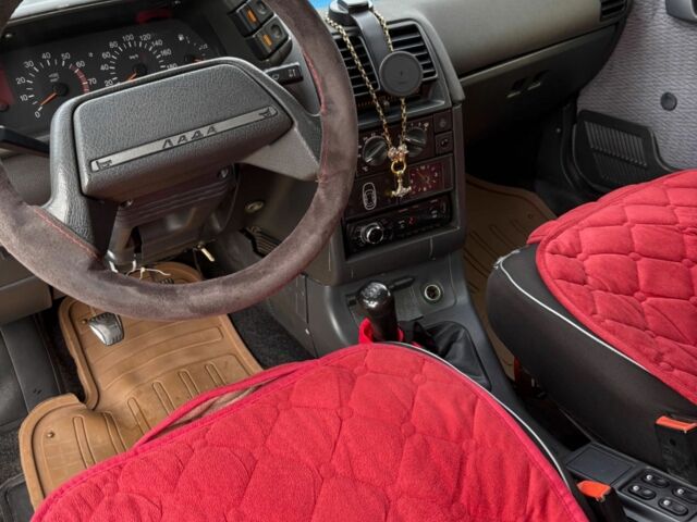 Сірий ВАЗ 2110, об'ємом двигуна 1.5 л та пробігом 263 тис. км за 1999 $, фото 14 на Automoto.ua