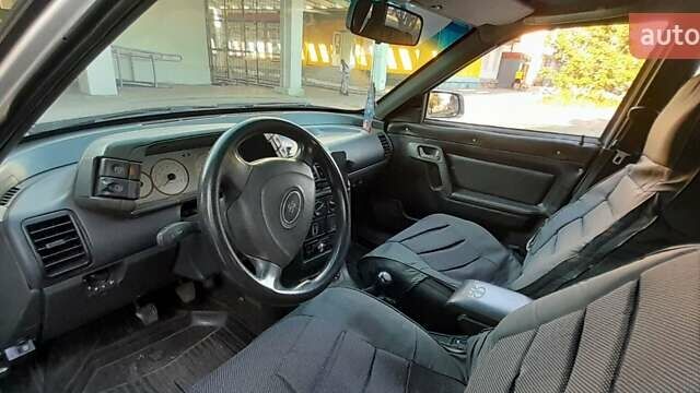 Серый ВАЗ 2110, объемом двигателя 1.5 л и пробегом 244 тыс. км за 1900 $, фото 3 на Automoto.ua