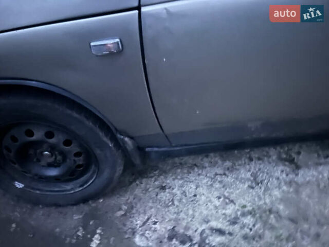 Серый ВАЗ 2110, объемом двигателя 1.5 л и пробегом 288 тыс. км за 1100 $, фото 2 на Automoto.ua